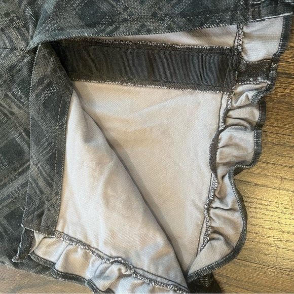 VTG Free People Ruffled Midi Skirt Sz 4 Dark Gray/ Black Plaid - Picture 3 of 6